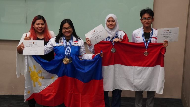 Faiza-dan-Raihan-juara-di-Junior-Category-768x432